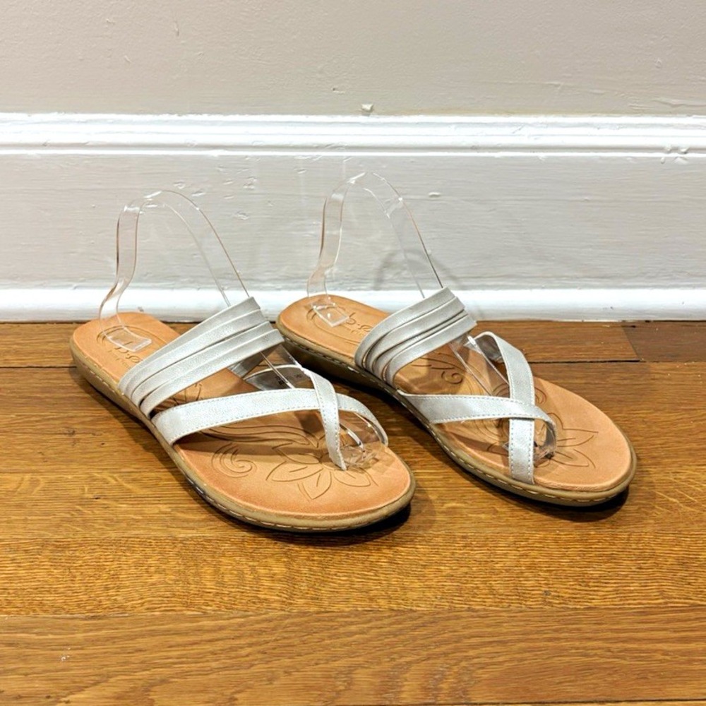 BOC Born Concept Alisha Silver Toe Loop Strappy Comfort Slip On Sandals Sz 10